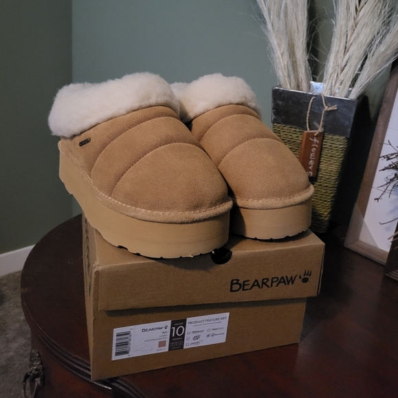 Bear paw 🐾 platform clogs - Picture 2 of 3